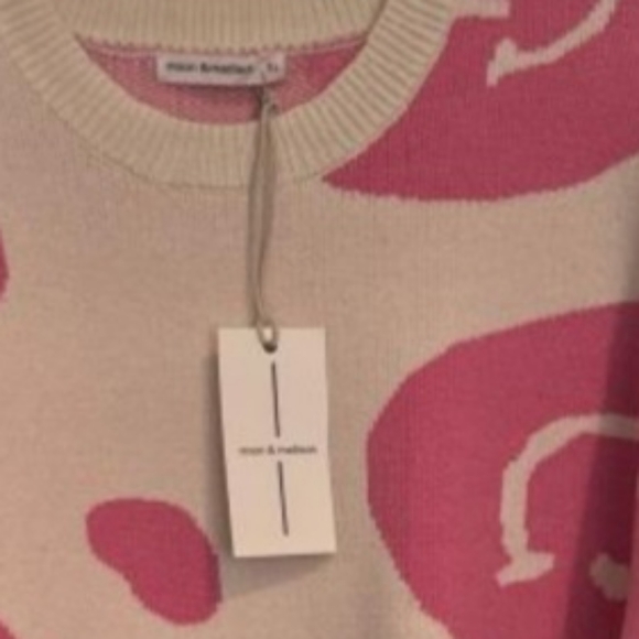 NWT Moon & Madison Smiley NEW Oversized 24.5 PTP Sweater Pink & White Size M… - Picture 8 of 11